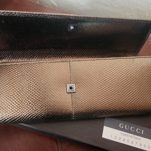 Gucci Metallic Vintage Gold Lizard Wristlet - Picture 7 of 12